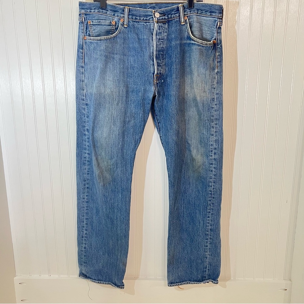 Levi's 501 button fly straight leg distressed jeans 36/32